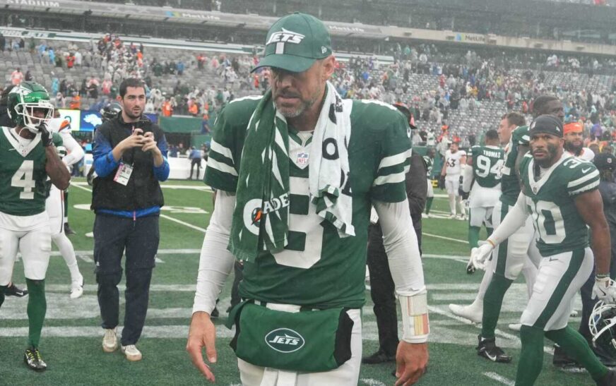 Jets QB Aaron Rodgers dismisses head coach’s suggestion