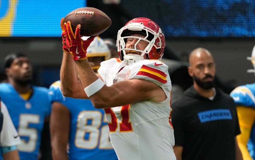 Travis Kelce bounces back after slow start, leads Chiefs in receiving in win over Chargers