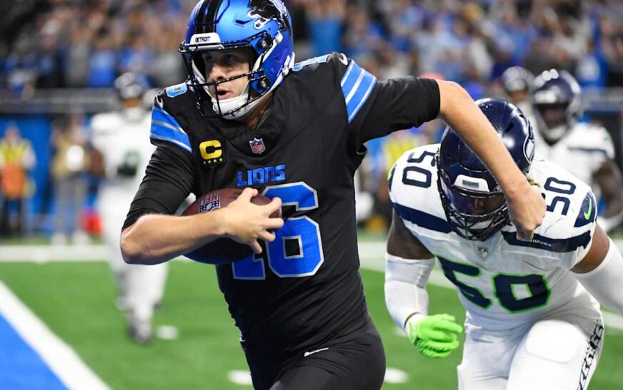 Lions QB Jared Goff has perfect night passing, records 1st TD catch in win over Seahawks