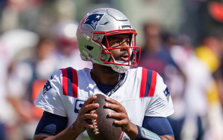 How Patriots’ Jacoby Brissett is handling calls to play Drake Maye