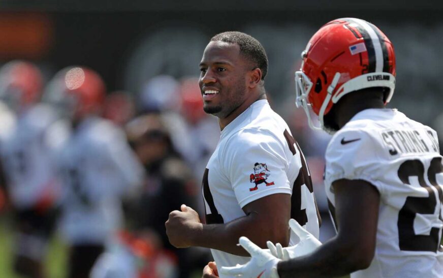 Nick Chubb limited in Wednesday return to practice