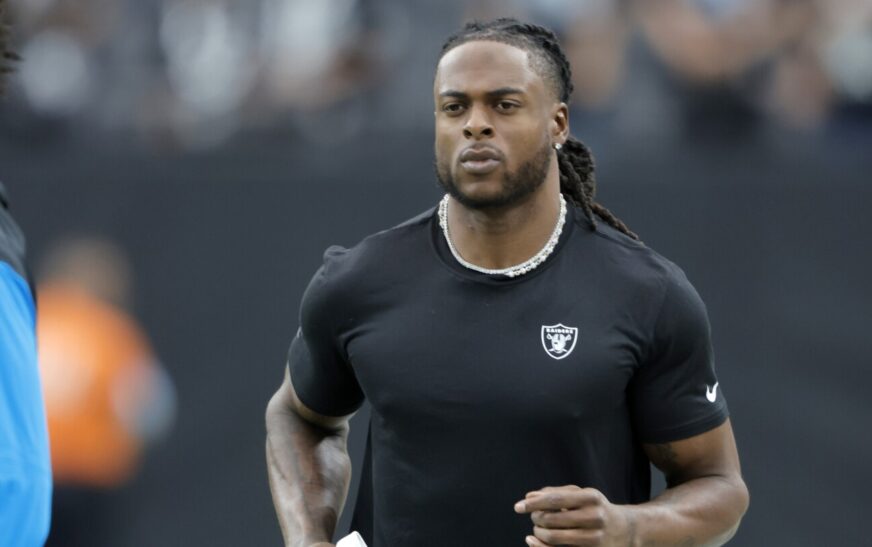 Report: Raiders gauging interest from other teams in Davante Adams trade