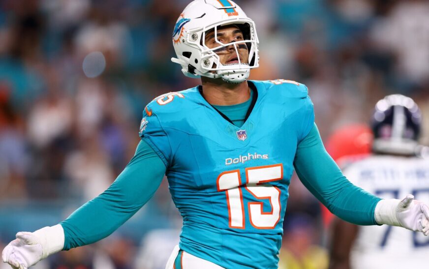 Dolphins lose Jaelan Phillips to knee injury