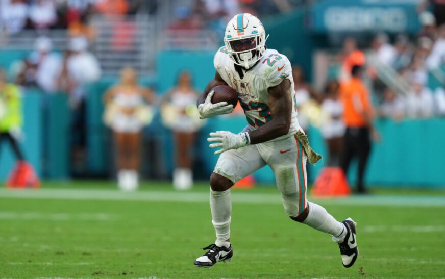 RB Jeff Wilson Addresses Playing Time, Potential Dolphins Trade