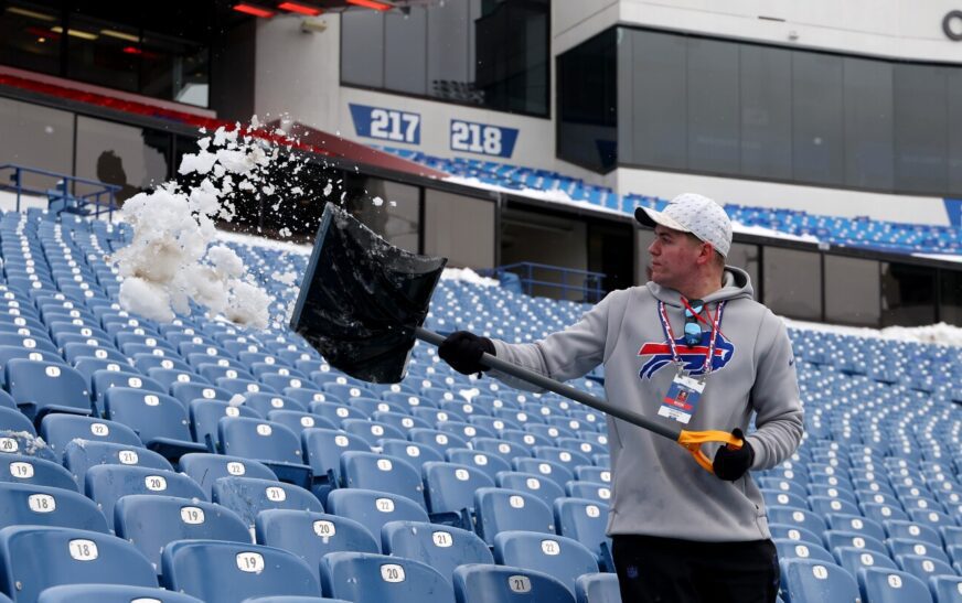 Buffalo faces lake-effect snow warning through 7:00 p.m. ET on Sunday