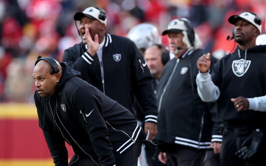 Bad coaching decisions prevent Raiders from upsetting the Chiefs