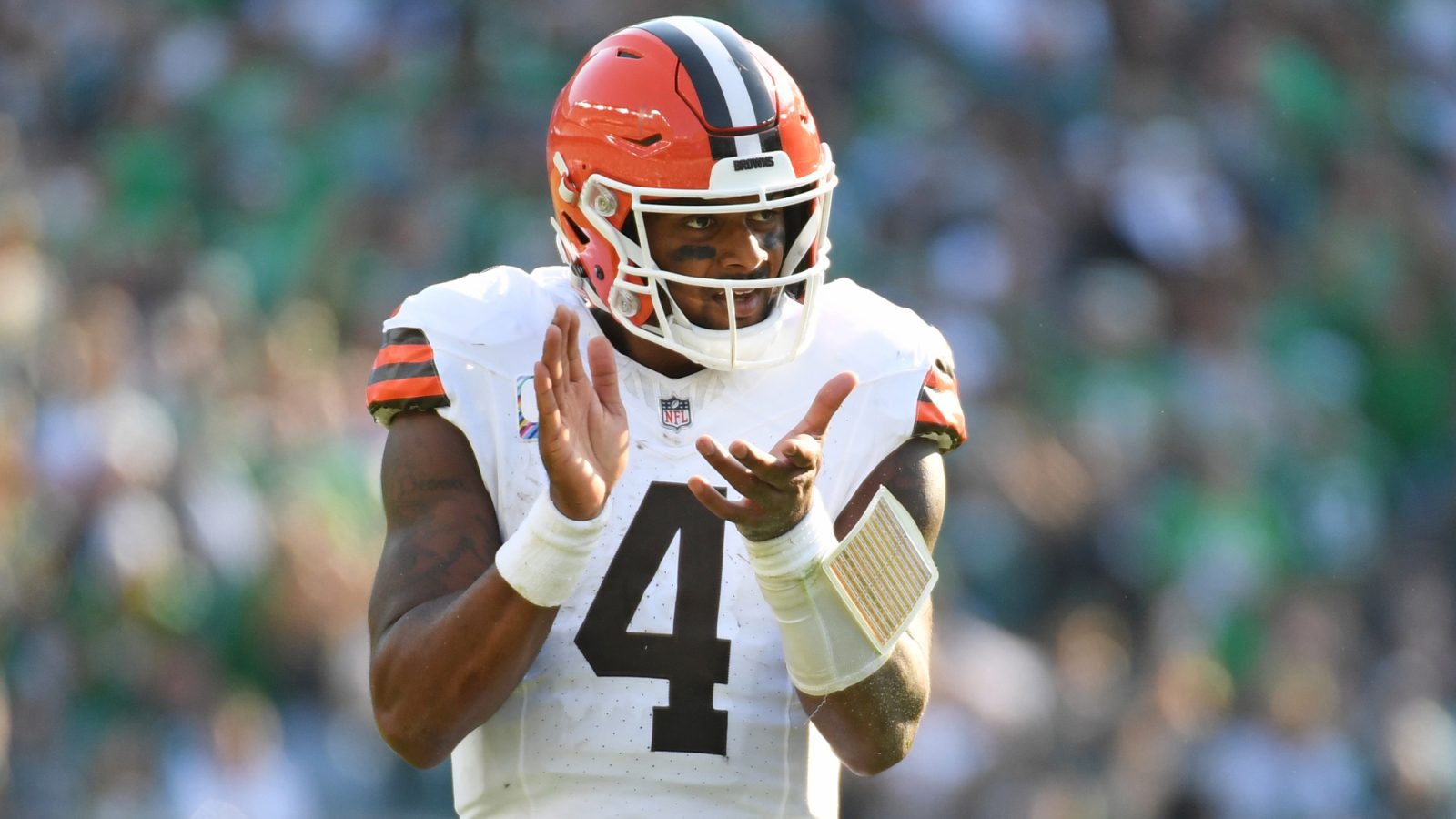 Browns rework Deshaun Watson’s contract, plan to keep him in 2025