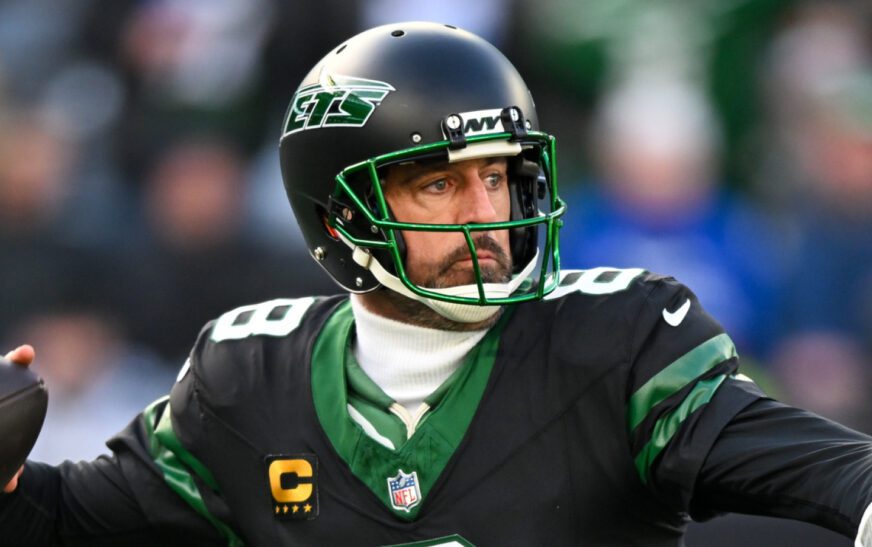 Jets confirm Aaron Rodgers decision for Dolphins game