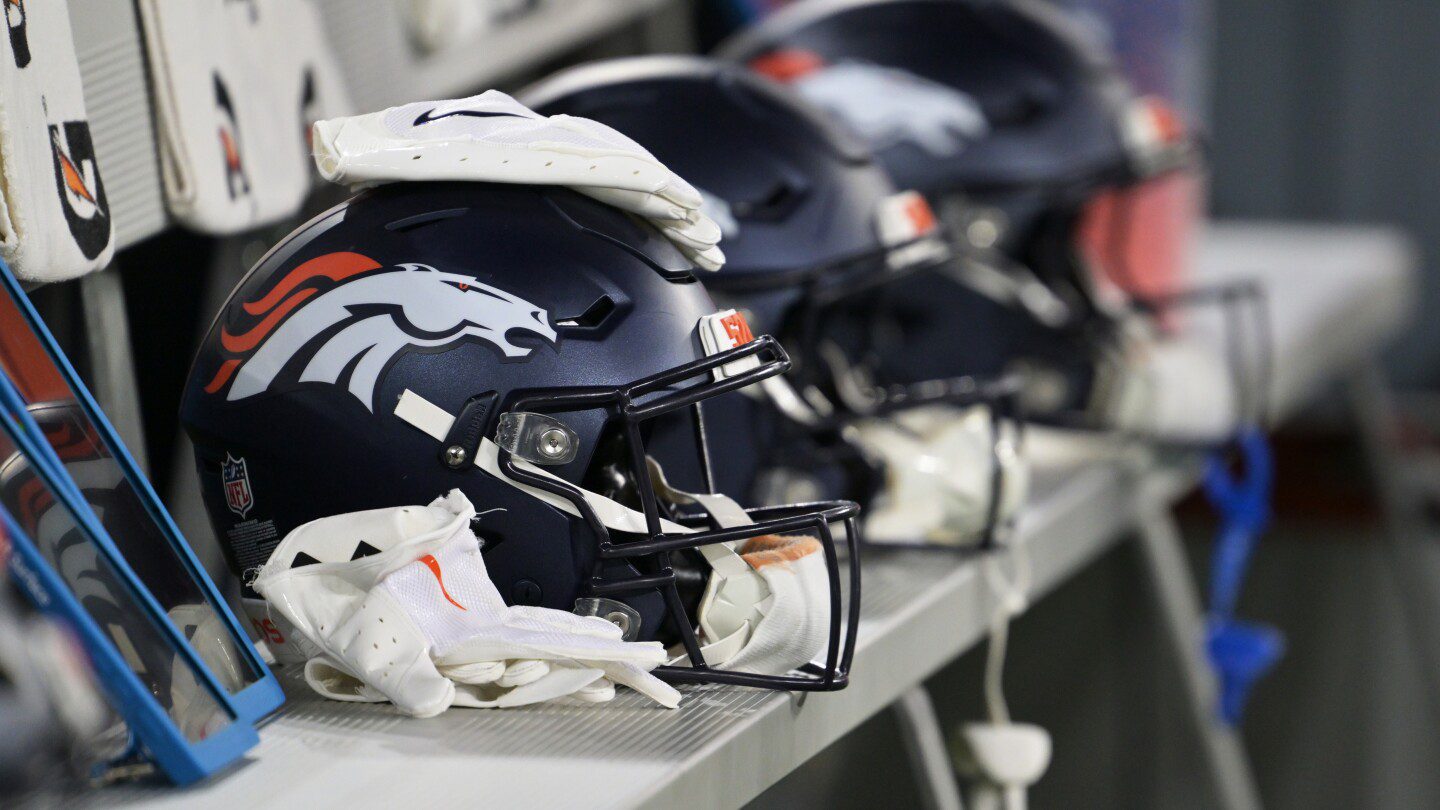 Broncos elevate DE Matt Henningsen, WR David Sills