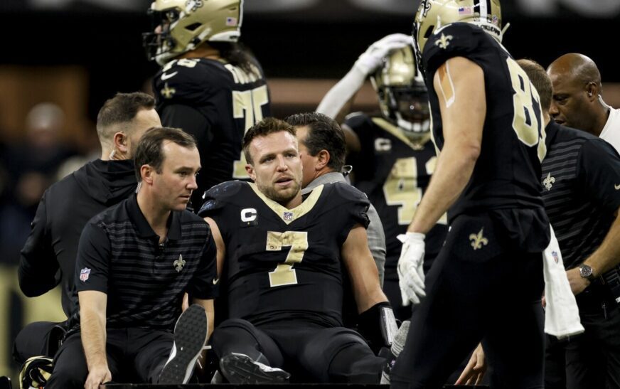 Report: Saints fear TE Taysom Hill has season-ending knee injury