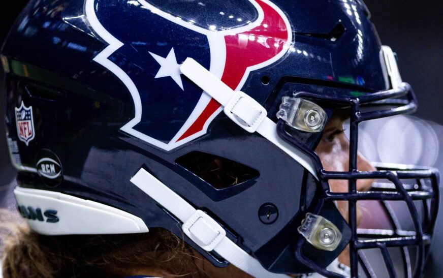 Texans sign OL Austin Deculus off Saints’ practice squad, place OT Zach Thomas on NFI