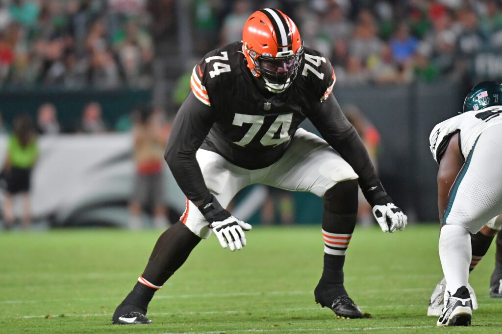 Browns OT Dawand Jones Underwent Knee Surgery