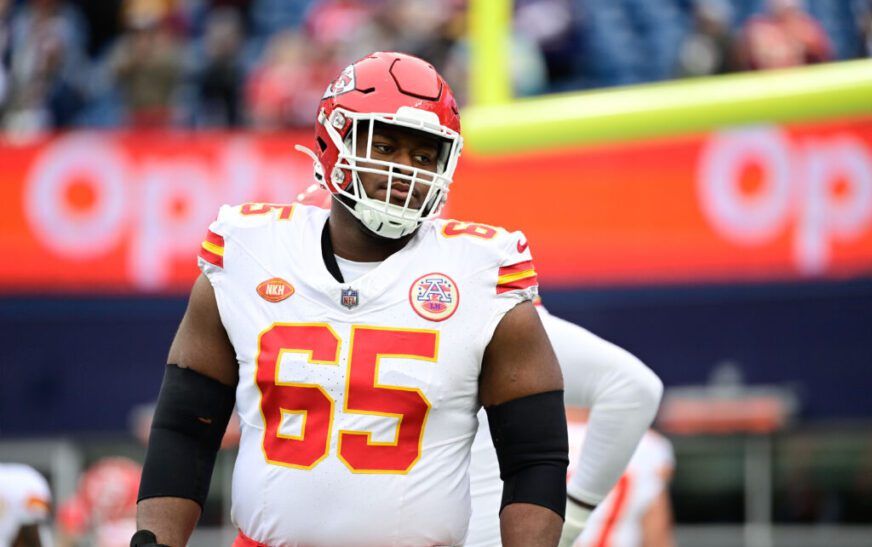 Chiefs RG Trey Smith In Line For Market-Topping Deal; Bears Could Have Interest