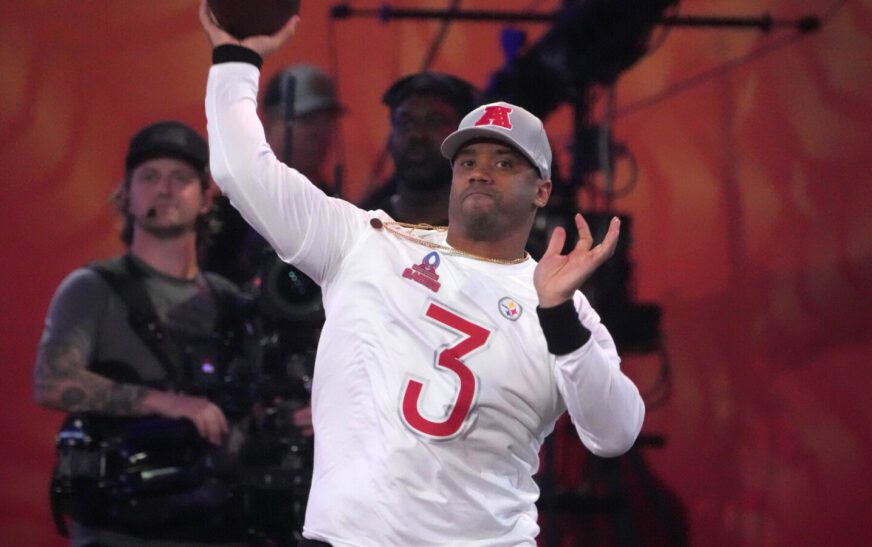 Russell Wilson responds to rumors of him joining Raiders