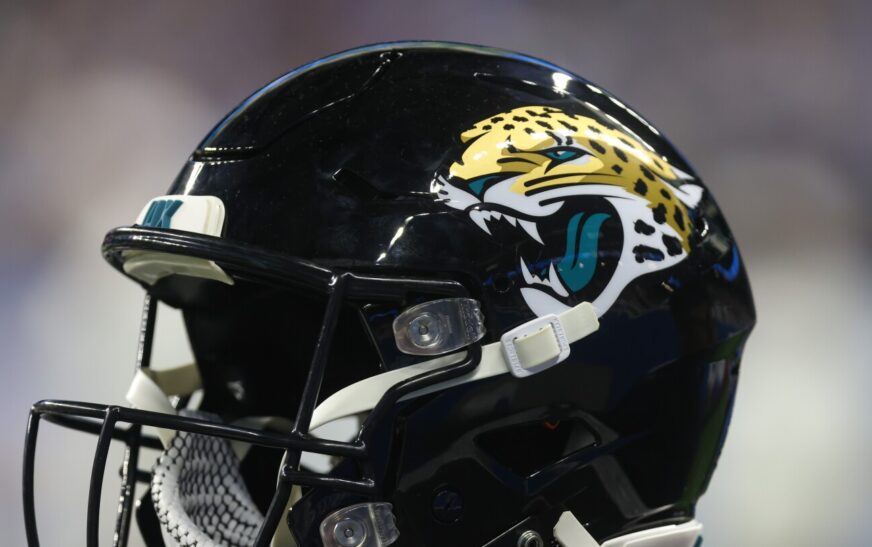 Jaguars will retain TE coach Richard Angulo