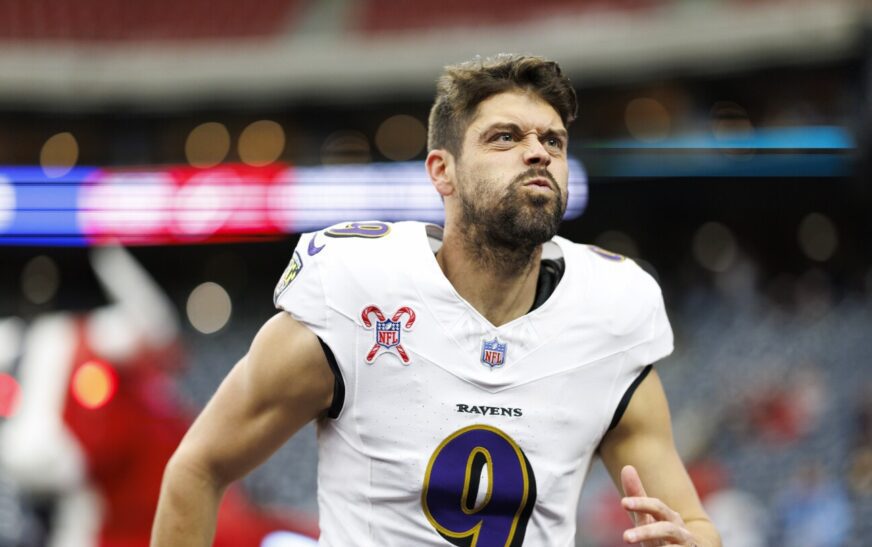 Justin Tucker remains with Ravens as they wait for the NFL to conclude its investigation