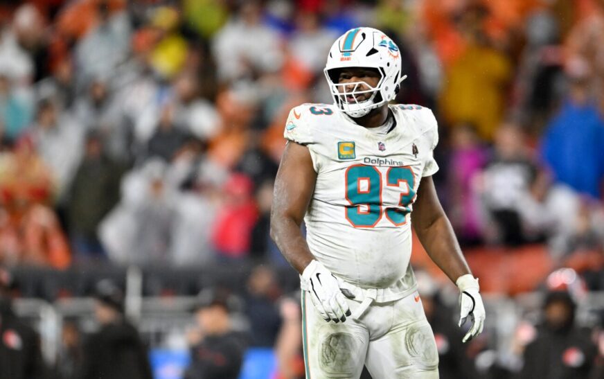 Report: Calais Campbell has offers from Dolphins, Ravens but still mulling retirement