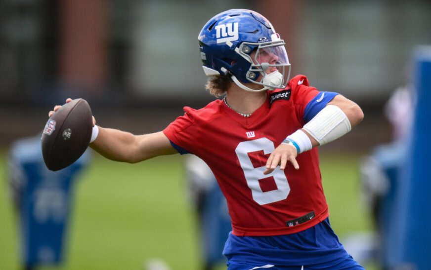 Giants Sign 1st-Round QB Jaxson Dart