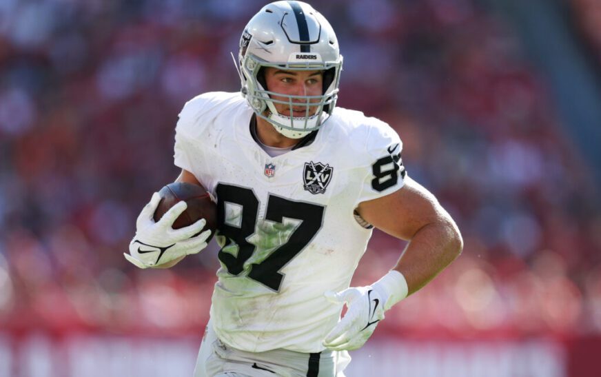 Dolphins Seeking TE, CB Trade Acquisitions