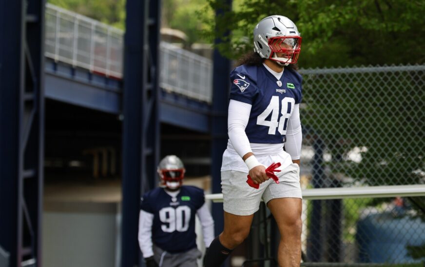 Jahlani Tavai exits practice early with apparent leg injury