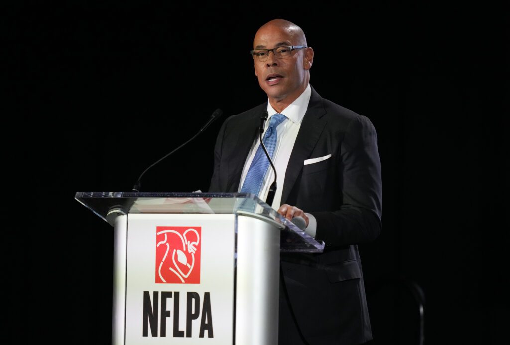 NFLPA Leadership Backing Executive Director Lloyd Howell
