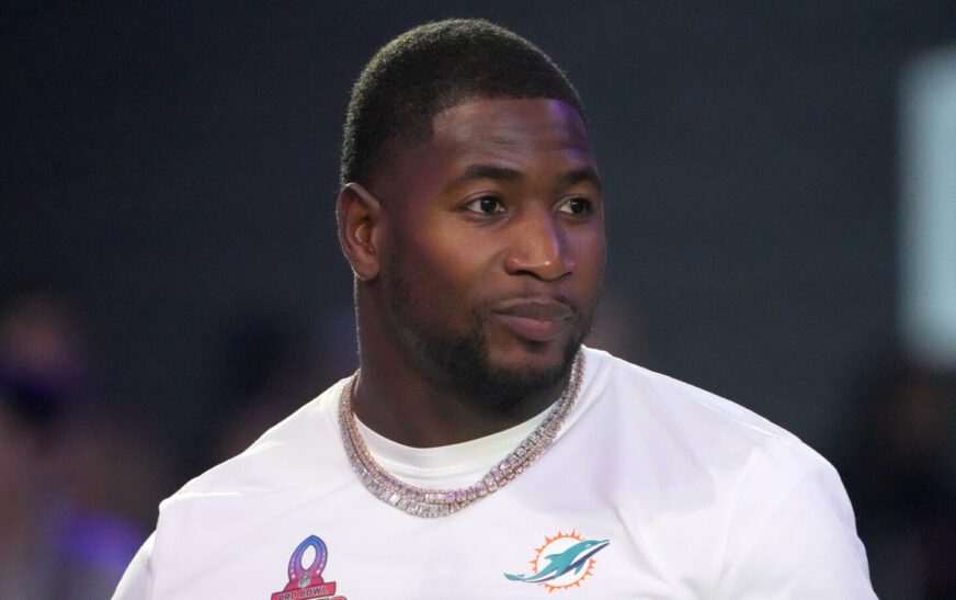 Jonnu Smith calls out Dolphins for trading him