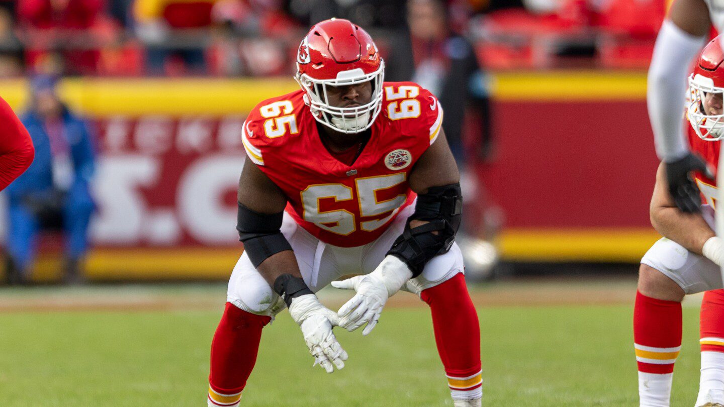 With two days left, no signs yet of a long-term deal for Trey Smith