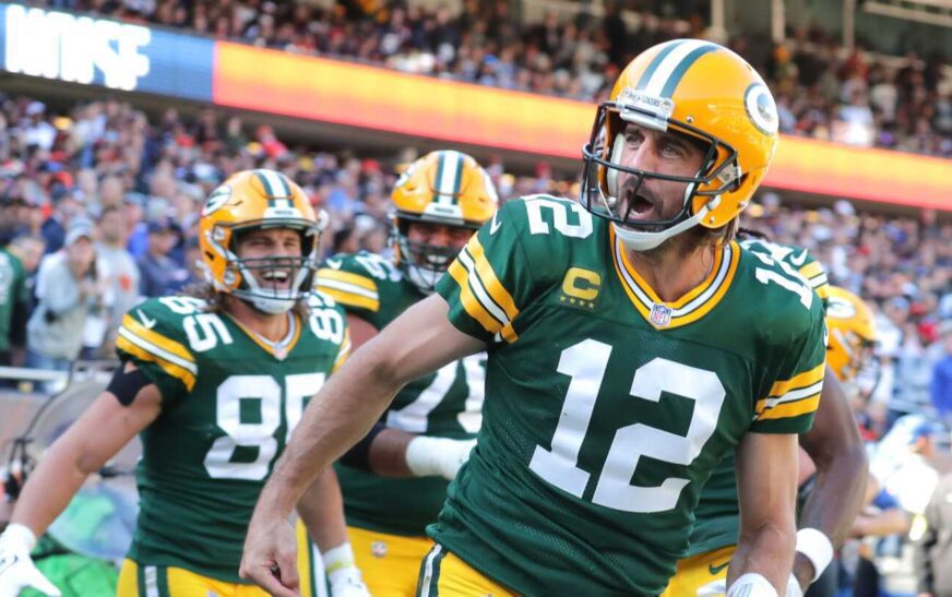 De Smith’s upcoming book describes Aaron Rodgers as “isolated” and “dismissive”