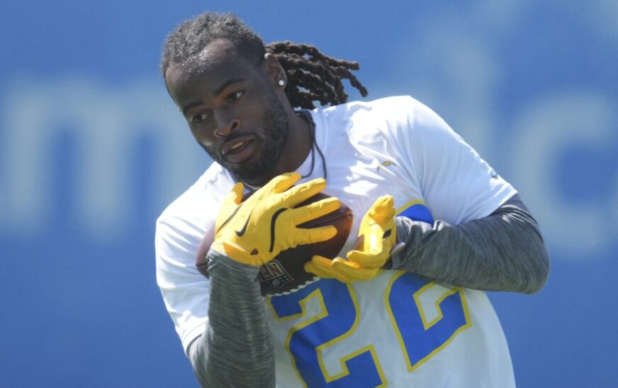 Agent: Najee Harris suffered “superficial eye injury” in fireworks accident